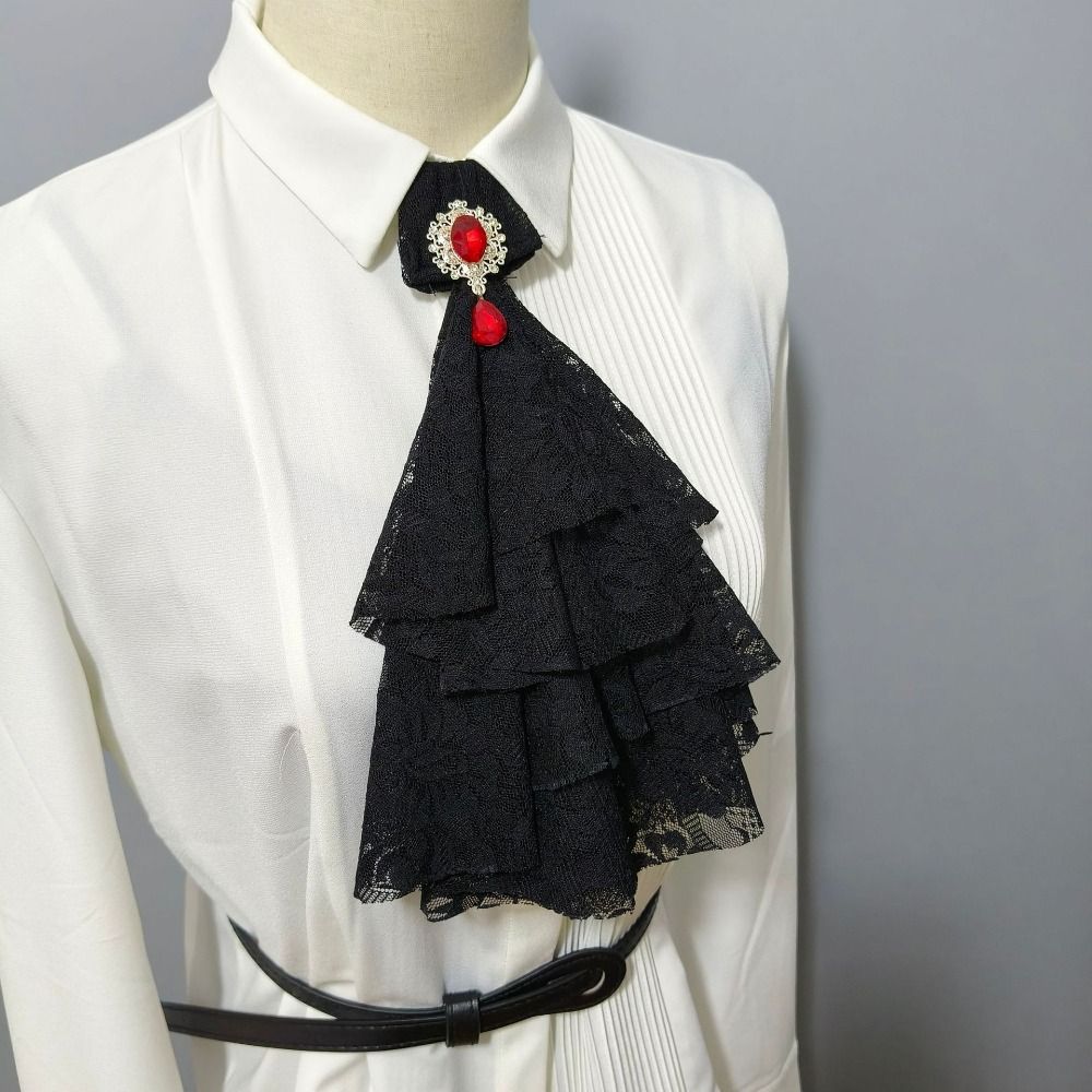 إكسسوارات نسائية: ياقة جابو دا - مراجعة Vintage Fashion Faire وسعره